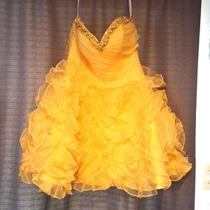 Beautiful yellow 💛 corset dress